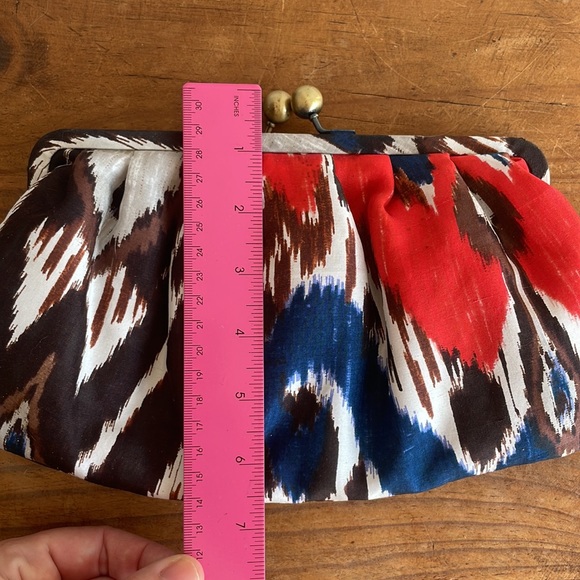 Chico’s Clutch - Picture 14 of 16